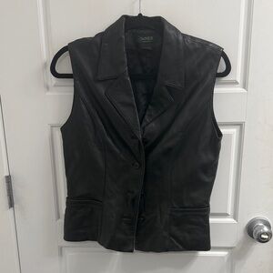 Danier Women's Sleek Black 4 Button Leather Vest Size 6